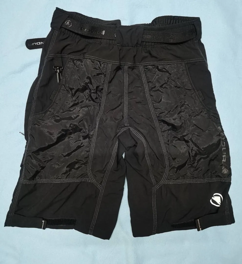 Endura Humvee  Riding Short With Inner Padding New