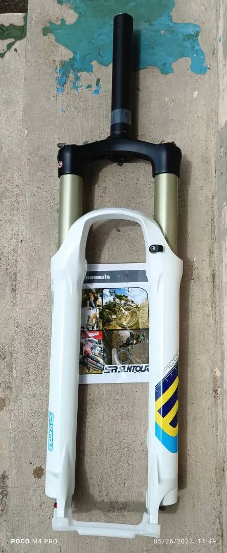New Genuine SR Suntour Epixon 27.5 100mm, Manual Lockout, Non Tapered &amp; QR MTB Fork....
