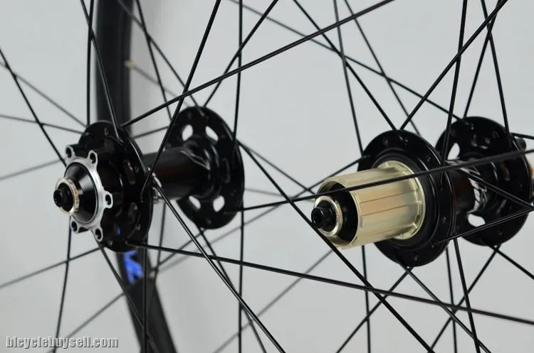 Pasak R35 700C disc brake lightweight wheelset roadbike clincher road rims [RED]