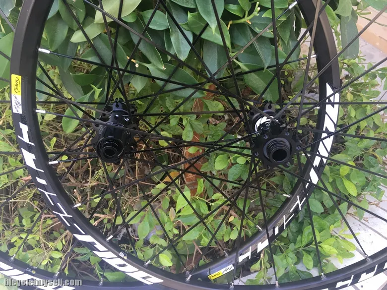 MAVIC CROSSRIDE 29" MOUNTAIN FRONT &amp; REAR WHEELSET FRONT 15X100MM THRU AXLE REAR 135MM QR (WHITE)