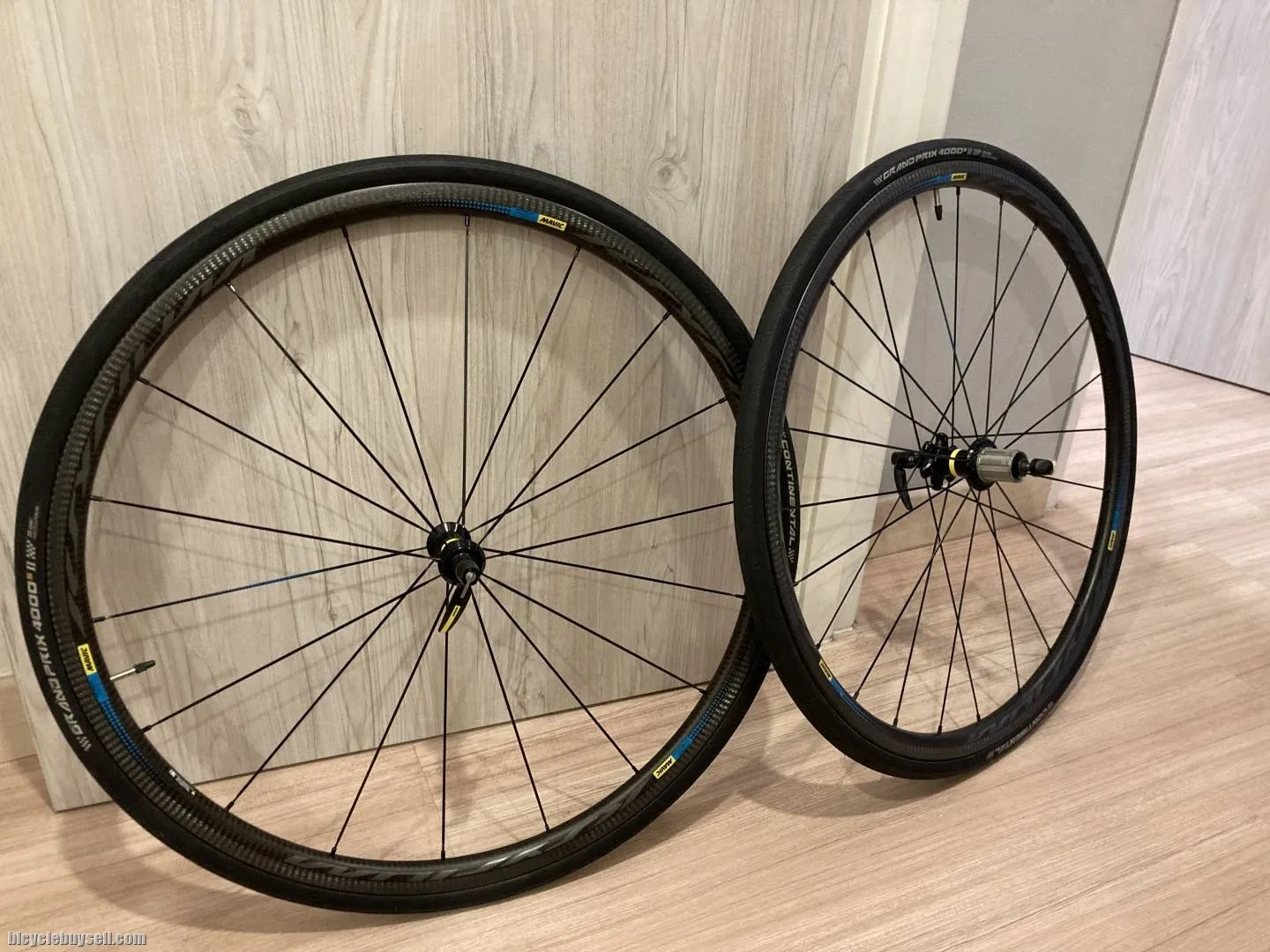 Mavic ksyrium carbon SL haute route ceramic hub wheelset (special edition)