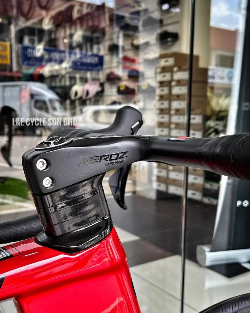 AEROZ Windpro 3.0 Disc Carbon Road Bike (Shimano 105)