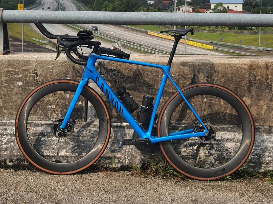 Canyon Endurace Di2 - Size L - TT/ Triathlon Setup Option
