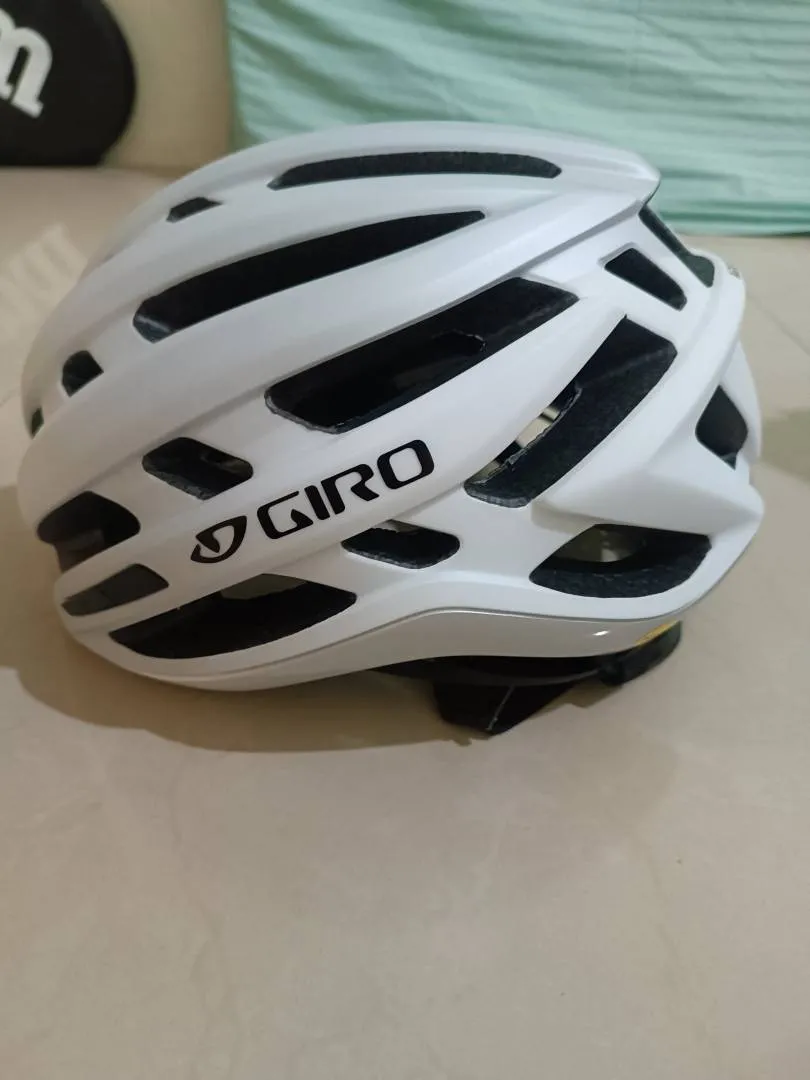 Giro Agilis helmet with Mips
