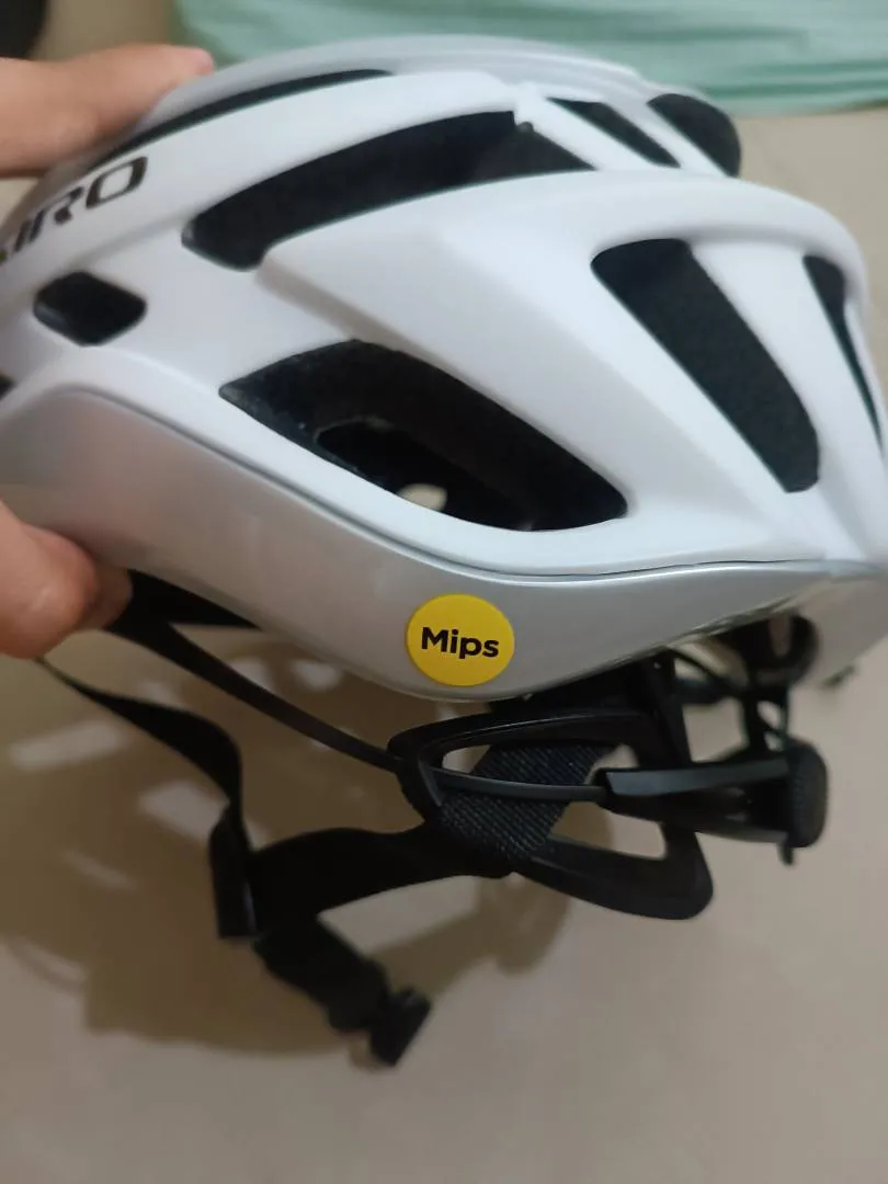 Giro Agilis helmet with Mips