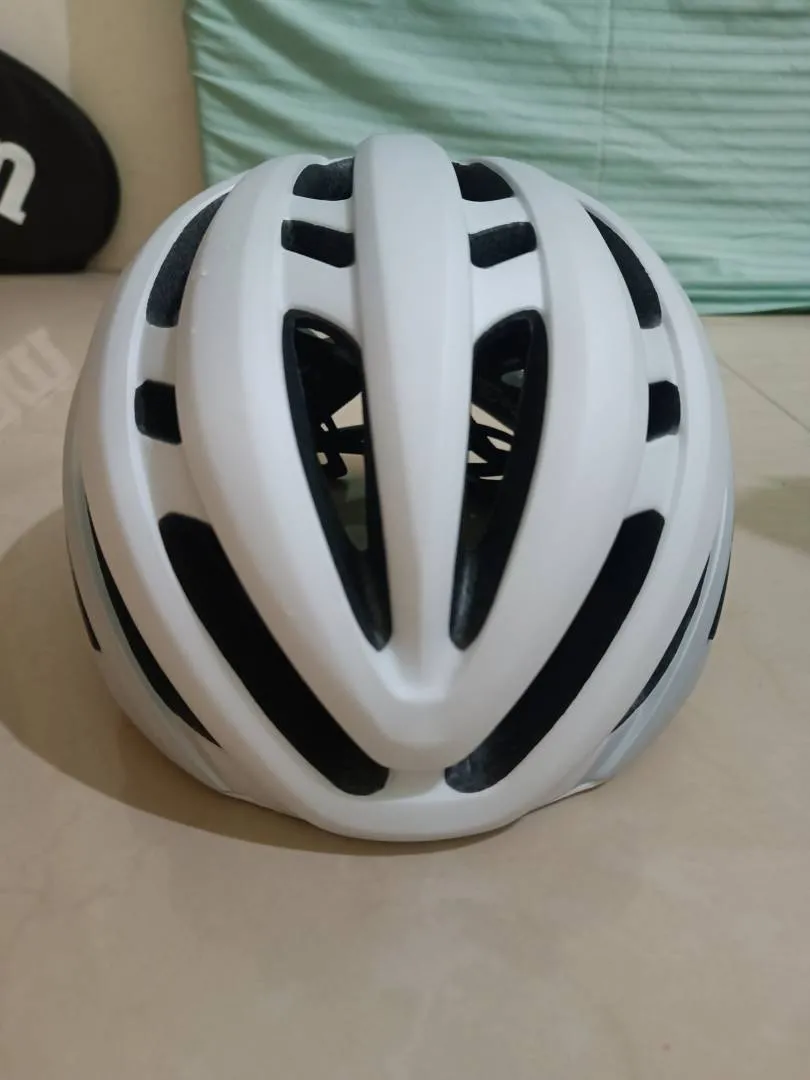 Giro Agilis helmet with Mips