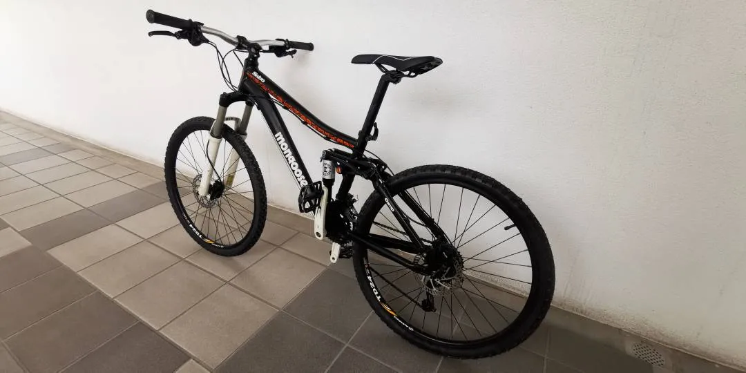 MTB1: VICNIE CR3 &amp; MTB2: Mongoose Salvo Comp Full Suspension