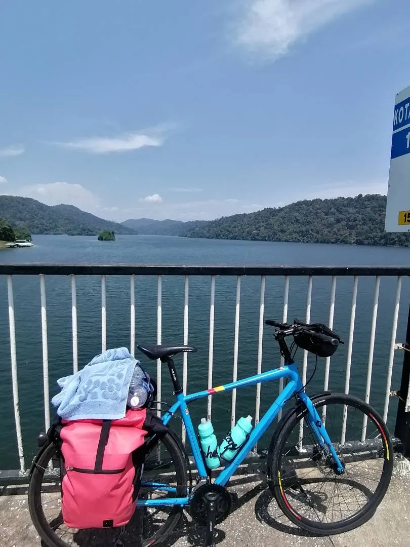 Touring bike raleigh