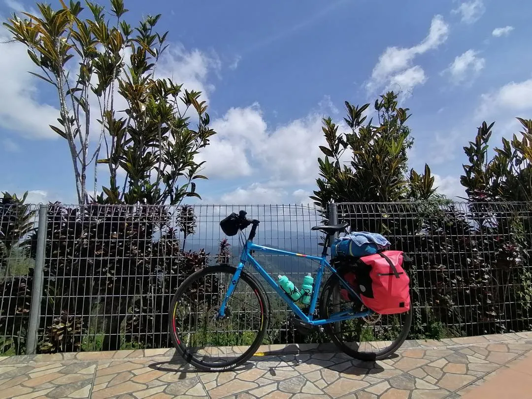 Touring bike raleigh