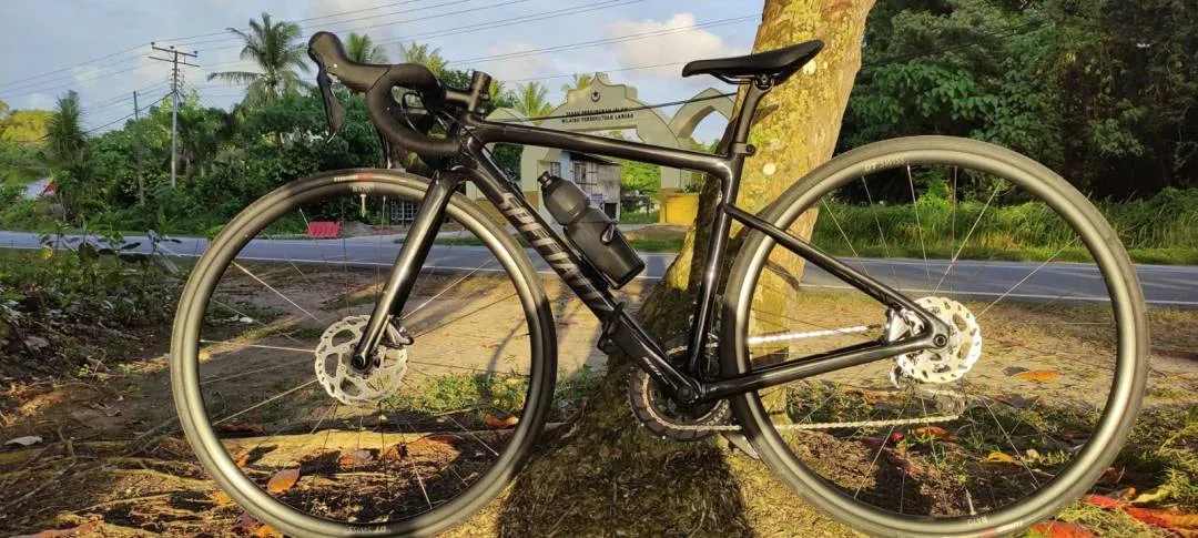 SPECIALIZED TARMAC SL 6 SPORT (CARBON)