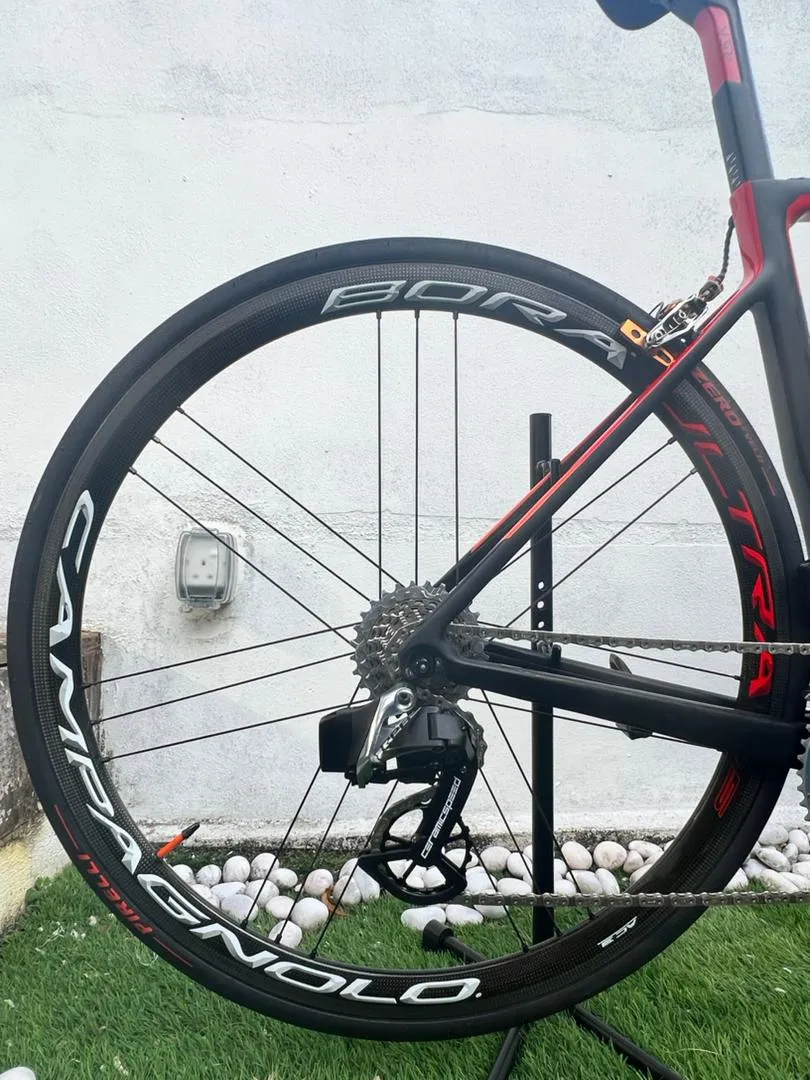 COLNAGO V3RS RIM BRAKE COMPLETE BIKE