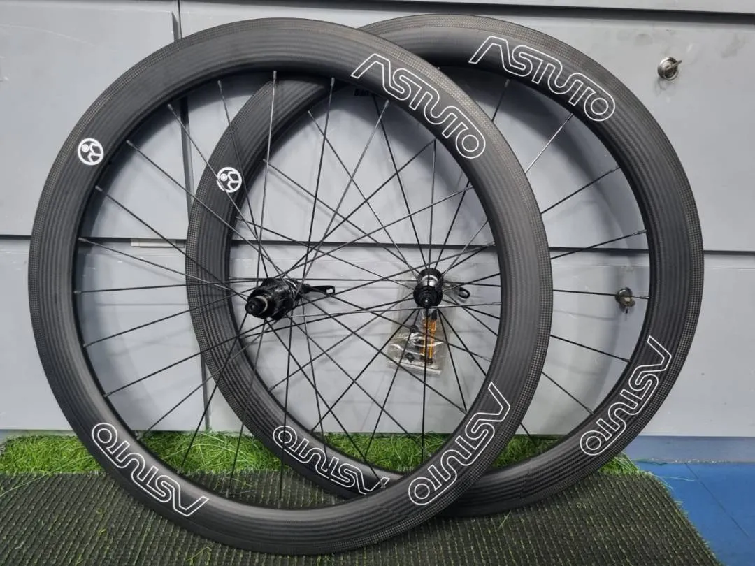 Astuto EV 55 RimBrake Wheelset  (Clincher;Shimano) Brand New !!!!