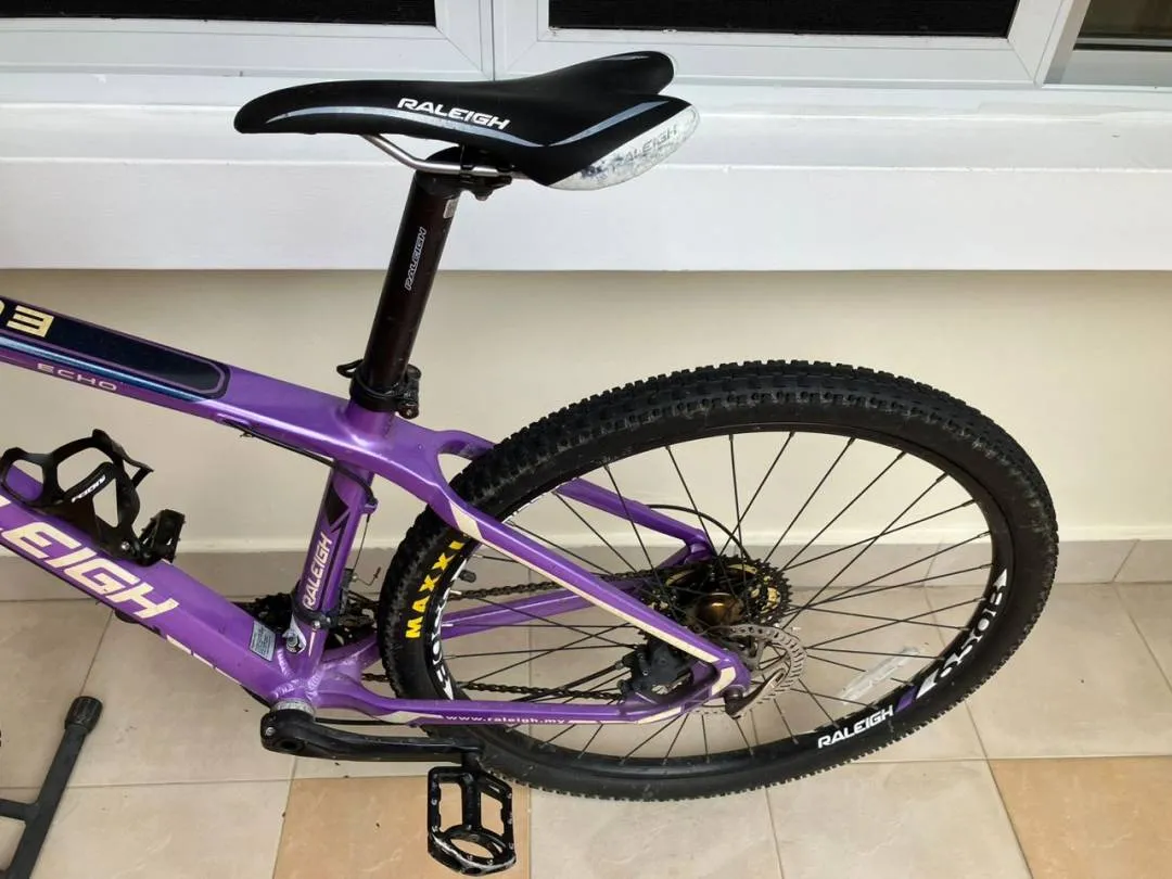 27.5" Raleigh Echo Mountain Bike
