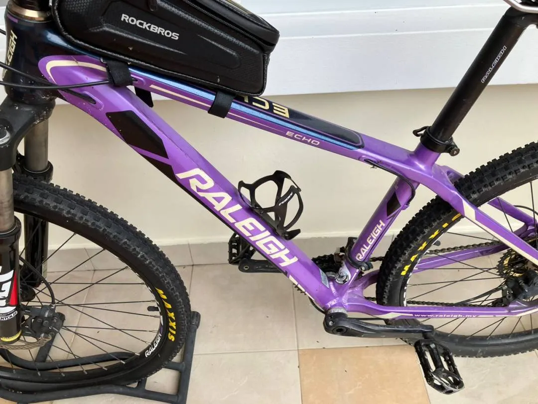 27.5" Raleigh Echo Mountain Bike