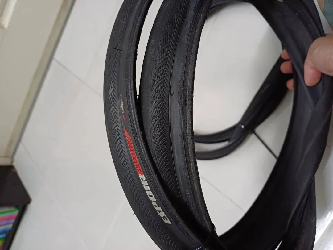 Tayar roadbike terpakai
