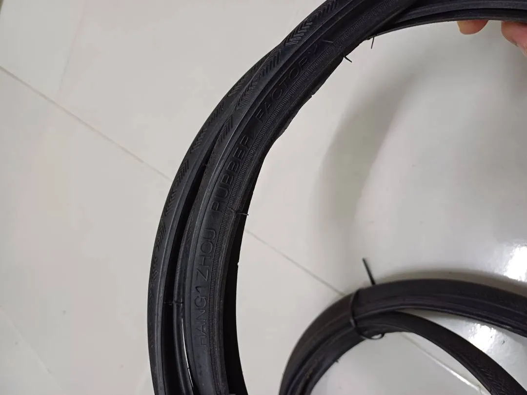 Tayar roadbike terpakai