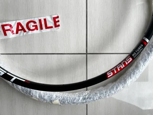 NEW STAN Crest Mk3 27.5 (F+R) - Selling Cheap !!