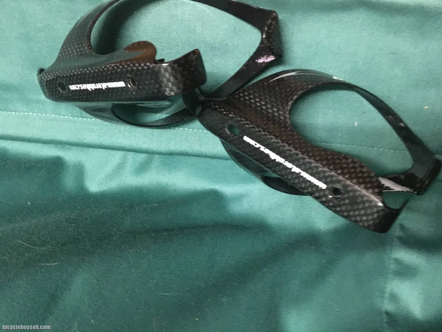 Alero carbon bottle cage
