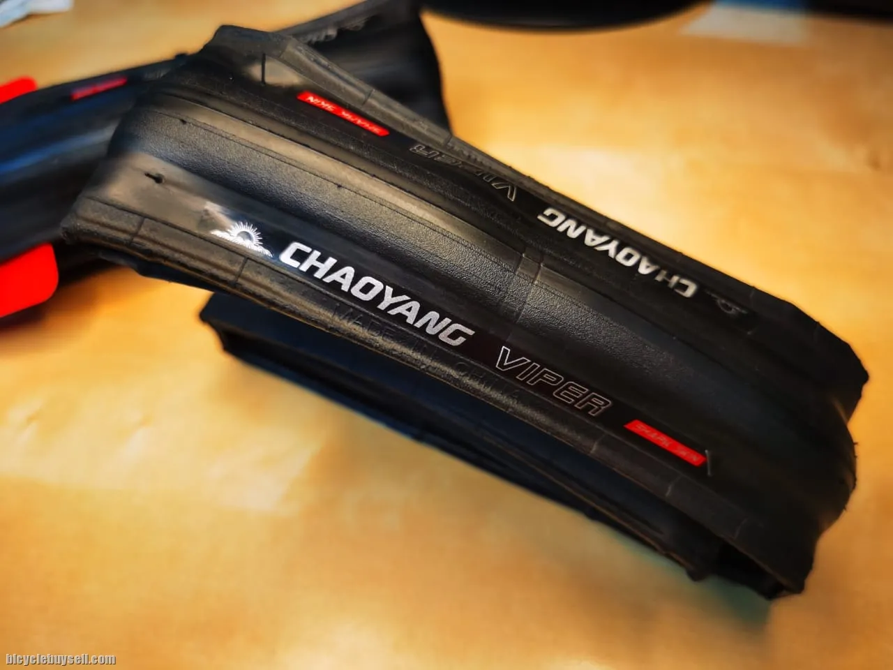 CHAO YANG VIPER ROAD CLINCHER TIRE 700X25C FOLDED TIRE TRAINING
