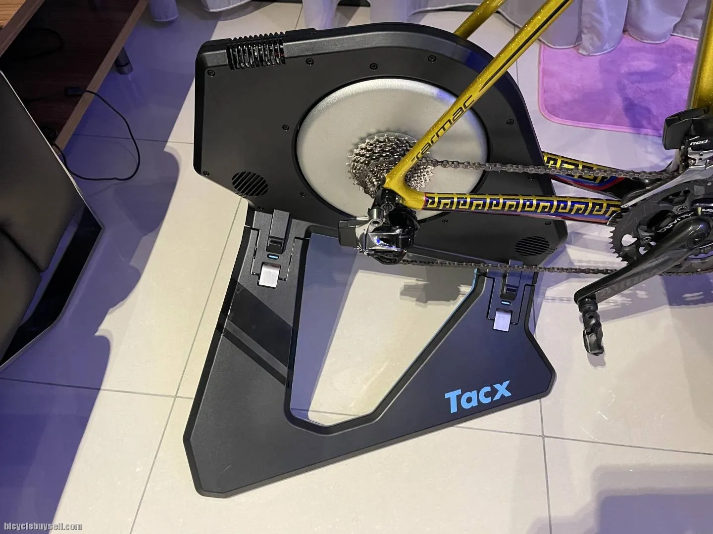 Tacx Neo 2T smart trainer indoor 99% new original condition