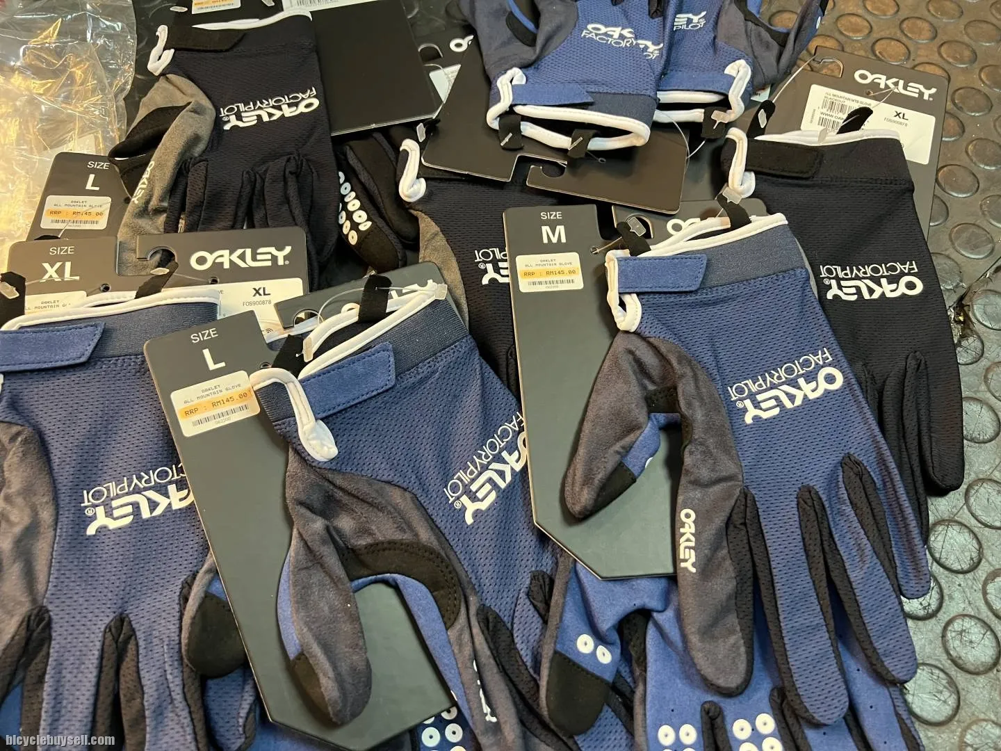 OAKLEY ALL MOUNTAIN MTB GLOVES CYCLING