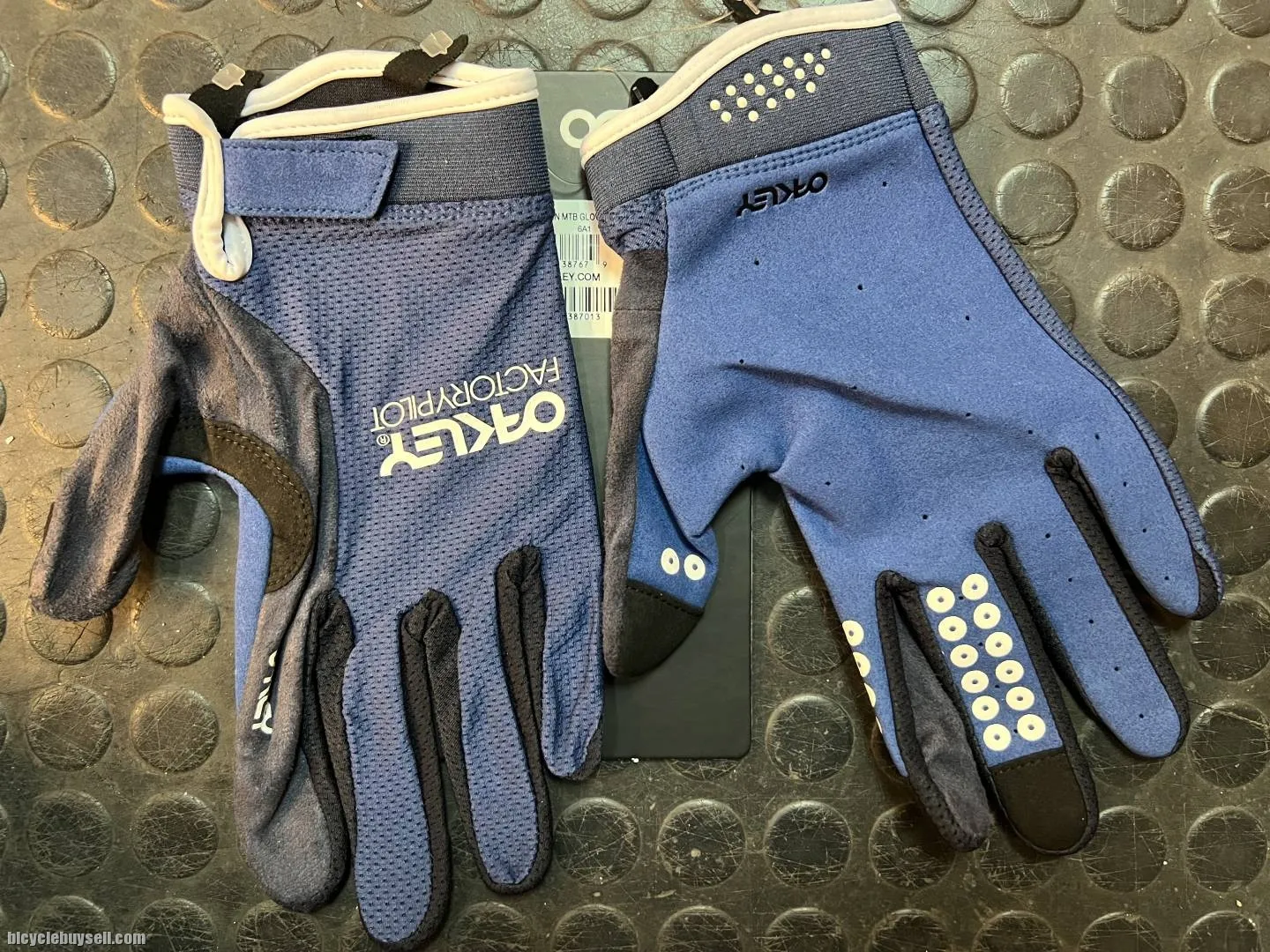 OAKLEY ALL MOUNTAIN MTB GLOVES CYCLING