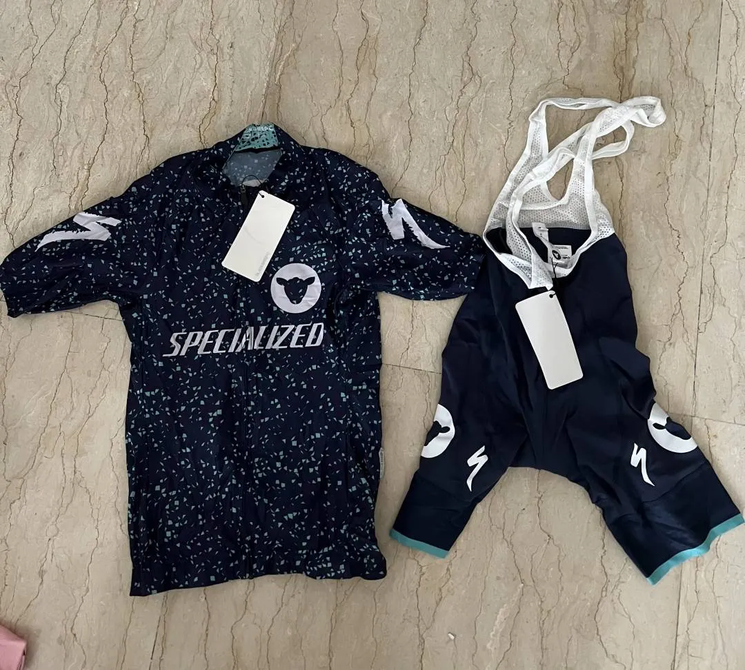 Black sheep cycling Jersey and bib set