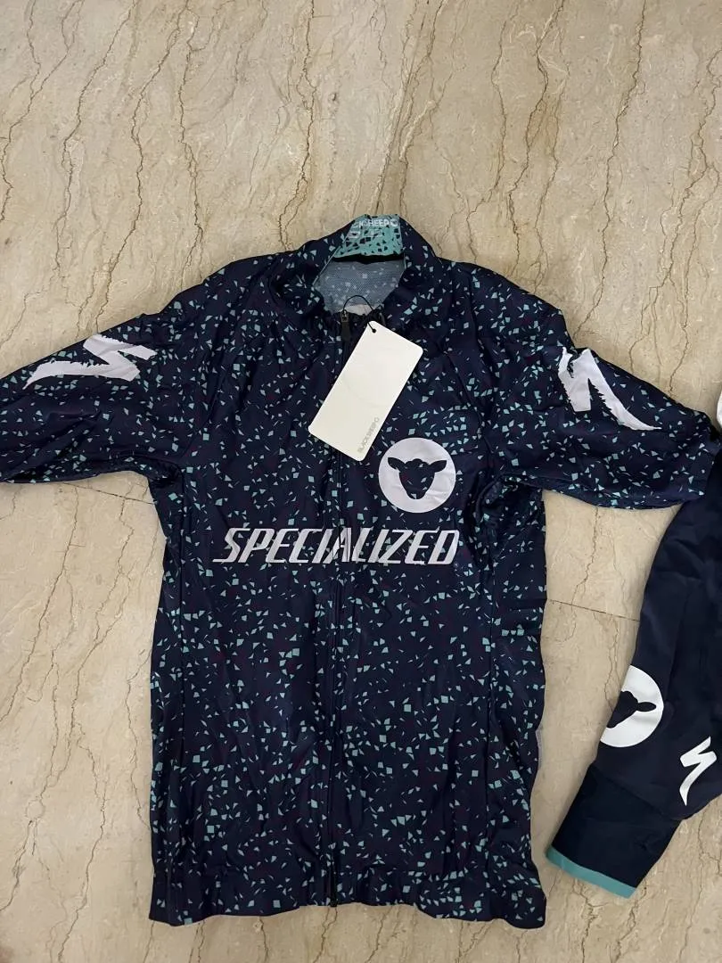 Black sheep cycling Jersey and bib set