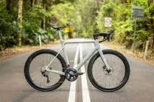 2023 Specialized Allez E5 Disc Sport Bike Gloss Tarmac Black 61