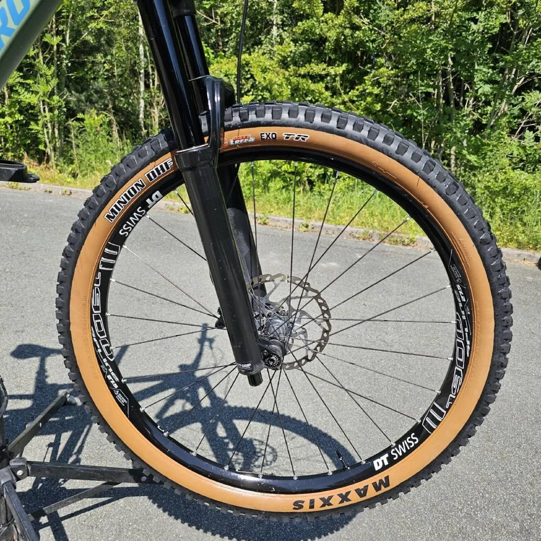 Santa Cruz Bronson Mountain Bike Size Medium
