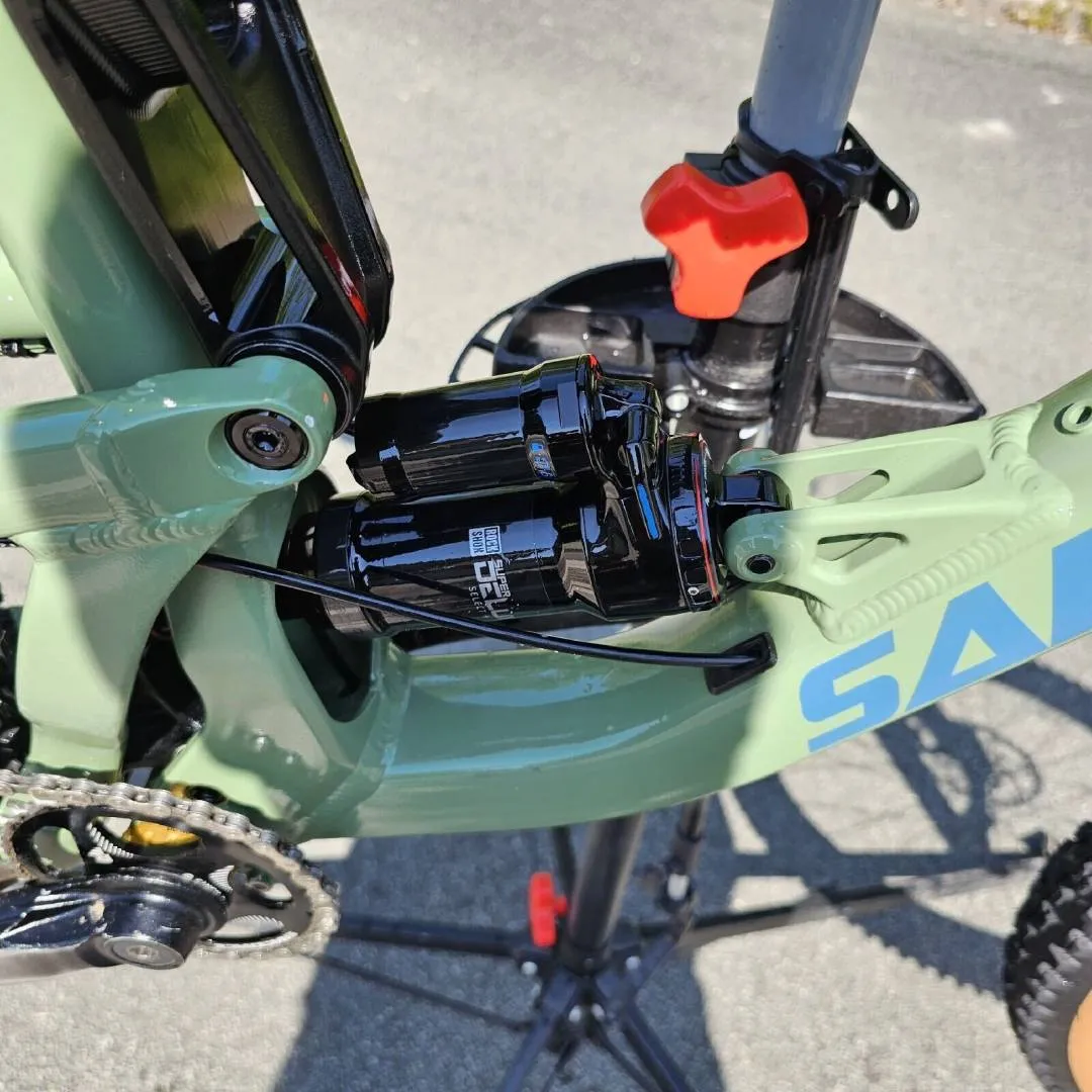 Santa Cruz Bronson Mountain Bike Size Medium