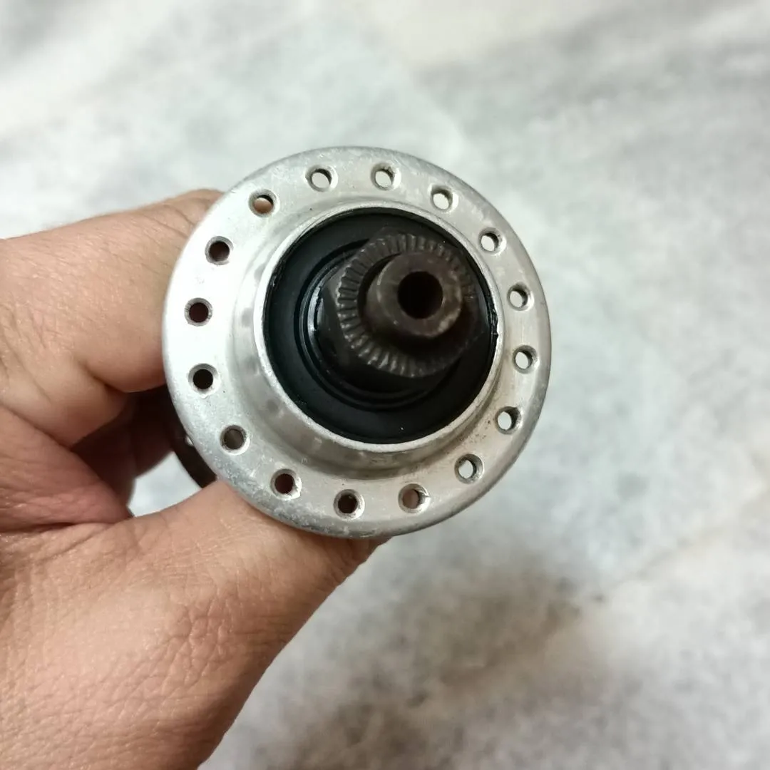 Suntour old-school rear hub (free wheel type)