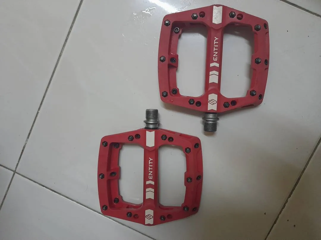 ENTITY FLAT PEDAL ( ROAD / MOUNTAIN  )