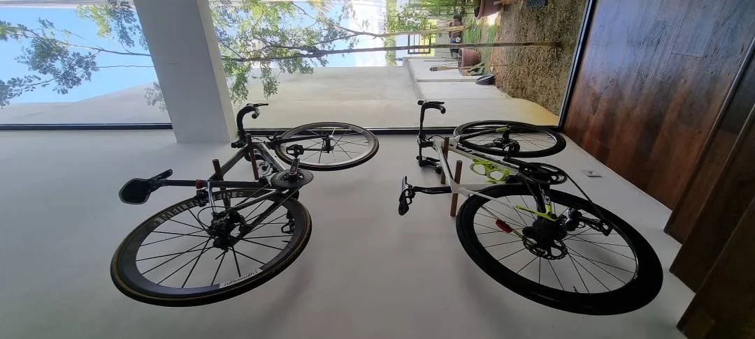 MINIMALIST BIKE DISPLAY WALL MOUNT
