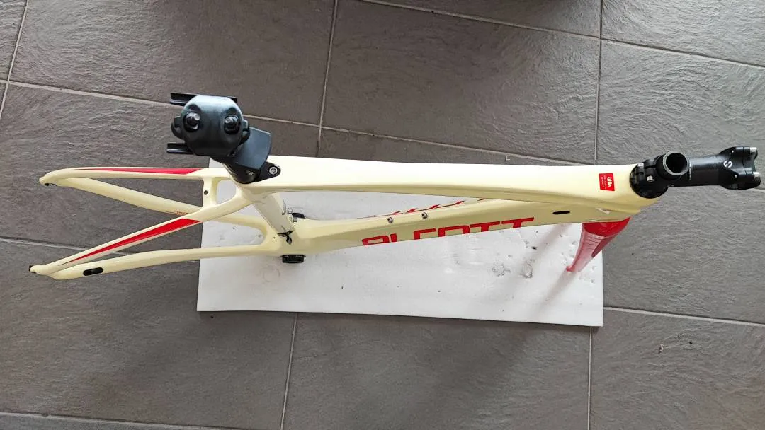 Alcott Ascari Team 2022 Carbon Frame size 48