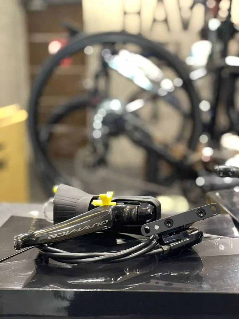 SHIMANO DURA-ACE SHIFTER HYDRAULIC -30% LESS !