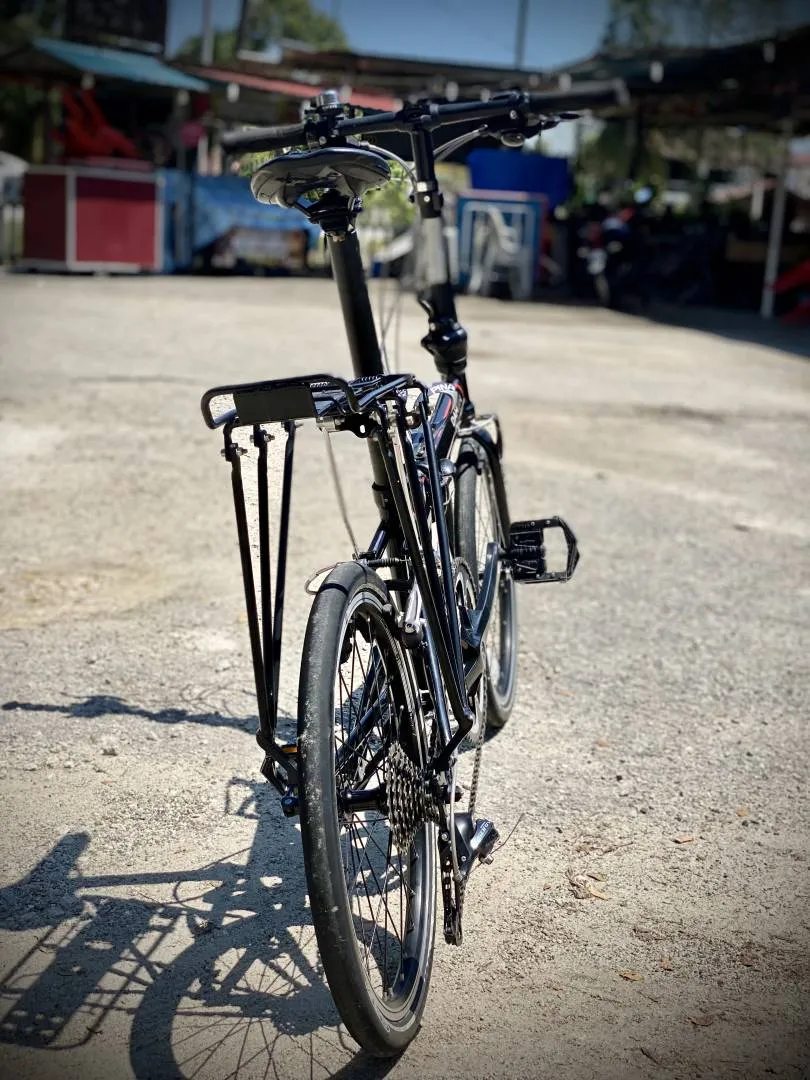 Dahon Speed D18 folding bike