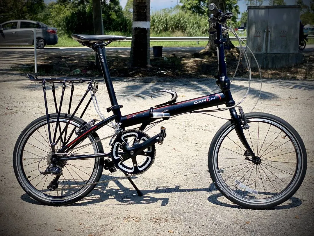 Dahon Speed D18 folding bike