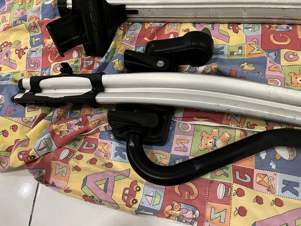 THULE 591 &amp; Thule Cross Bar Roof Rack and Honda City kit with Lock