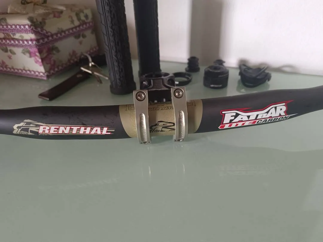 Handlebar fatbar dan stem Renthal