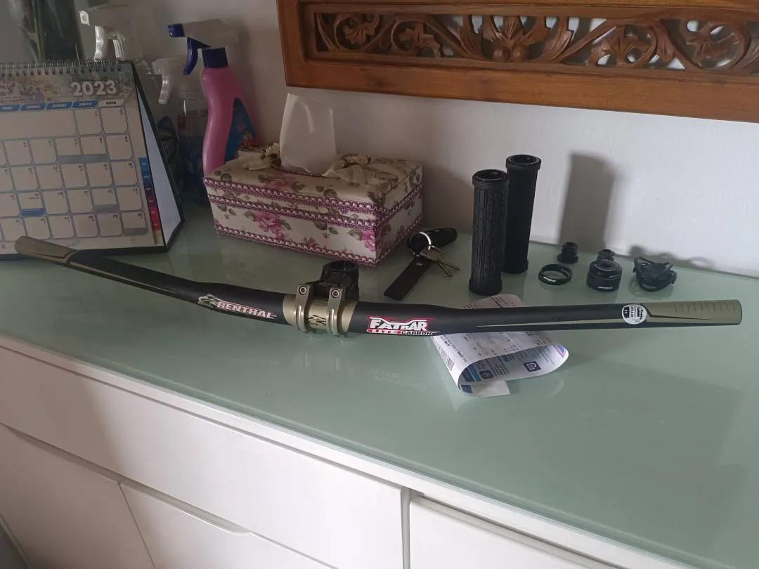 Handlebar fatbar dan stem Renthal