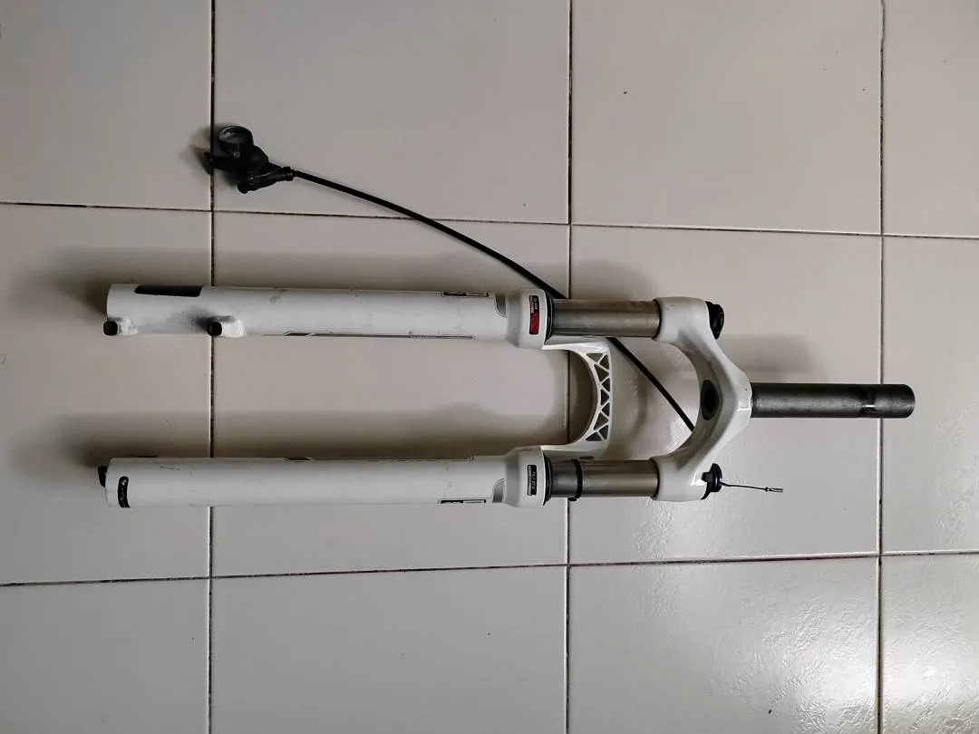 ROCKSHOX XC30 27.5", TRAVEL : 80mm (RARE), NON-TAPERED + REMOTE