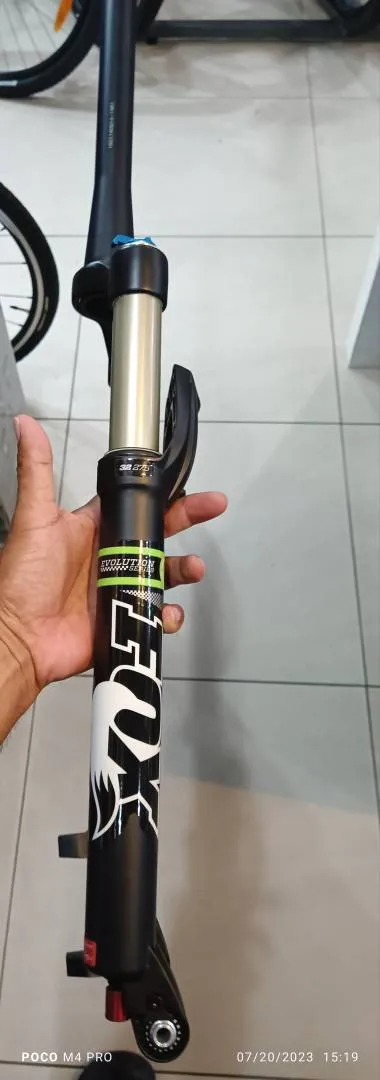 FOX fork 32 Float Evolution CTD 27.5, 100mm Thru Axel, Non Boost