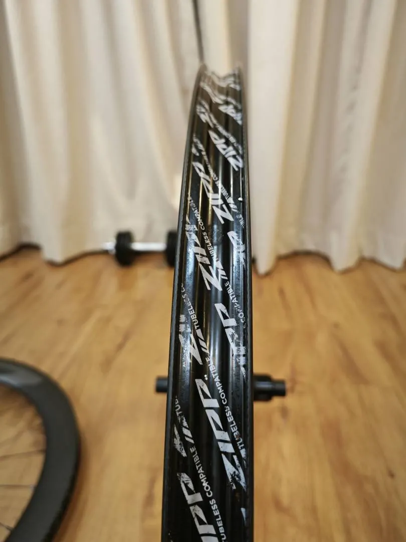 Zipp 404 Firecrest Tubeless Disc wheelset
