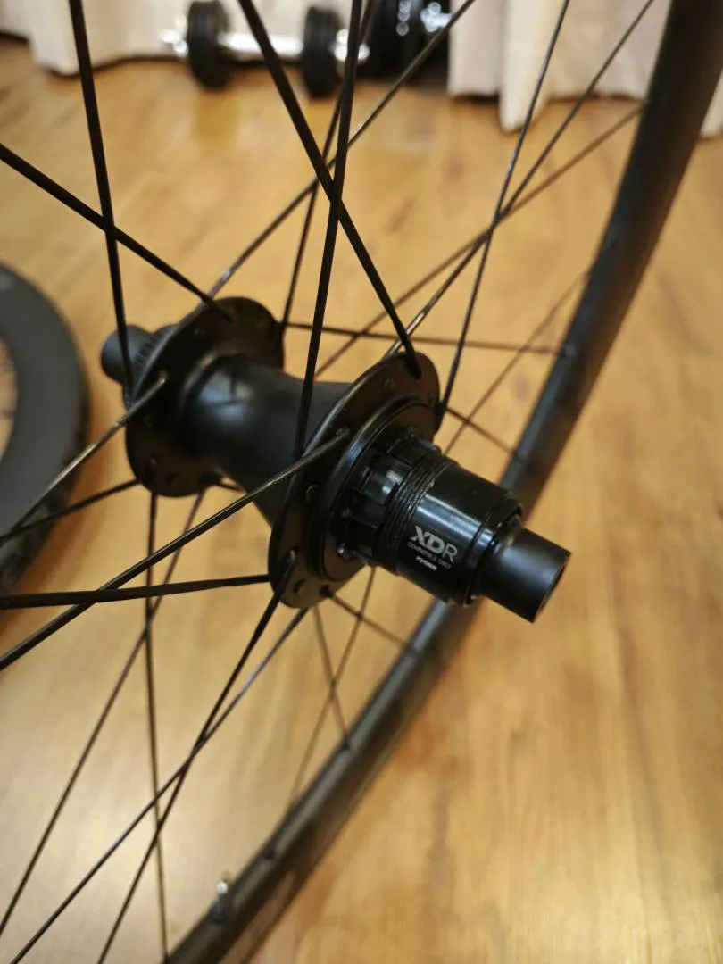 Zipp 404 Firecrest Tubeless Disc wheelset