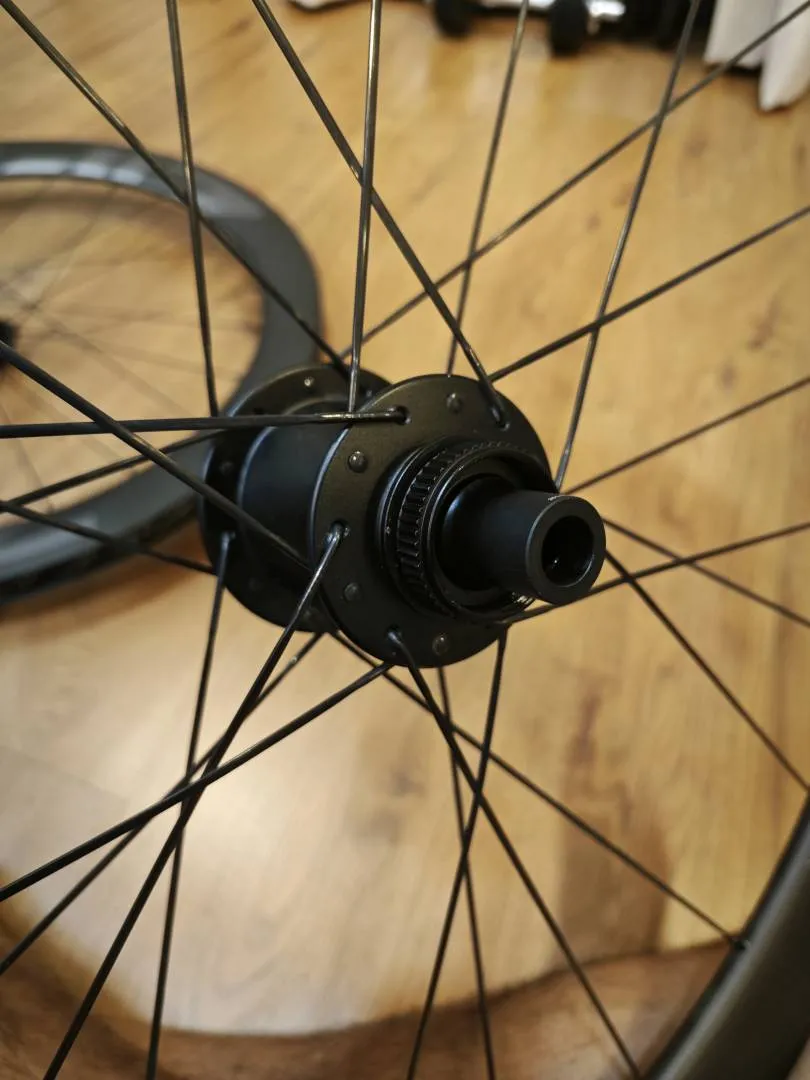 Zipp 404 Firecrest Tubeless Disc wheelset