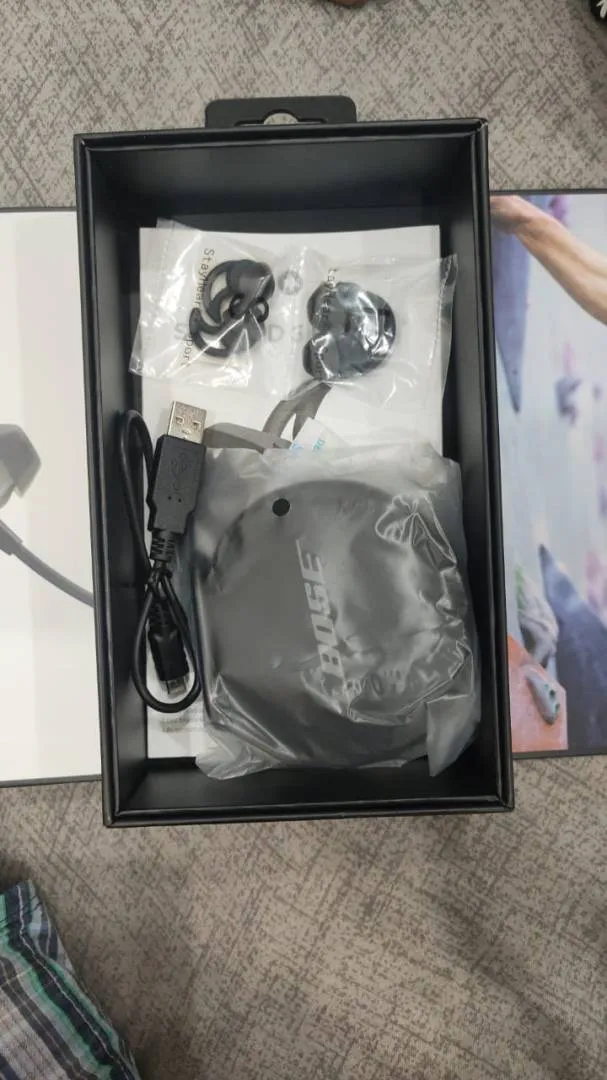 BOSE SoundSport Wireless Bluetooth Earphone (ðŸ’¯% Original and Brand New !!)