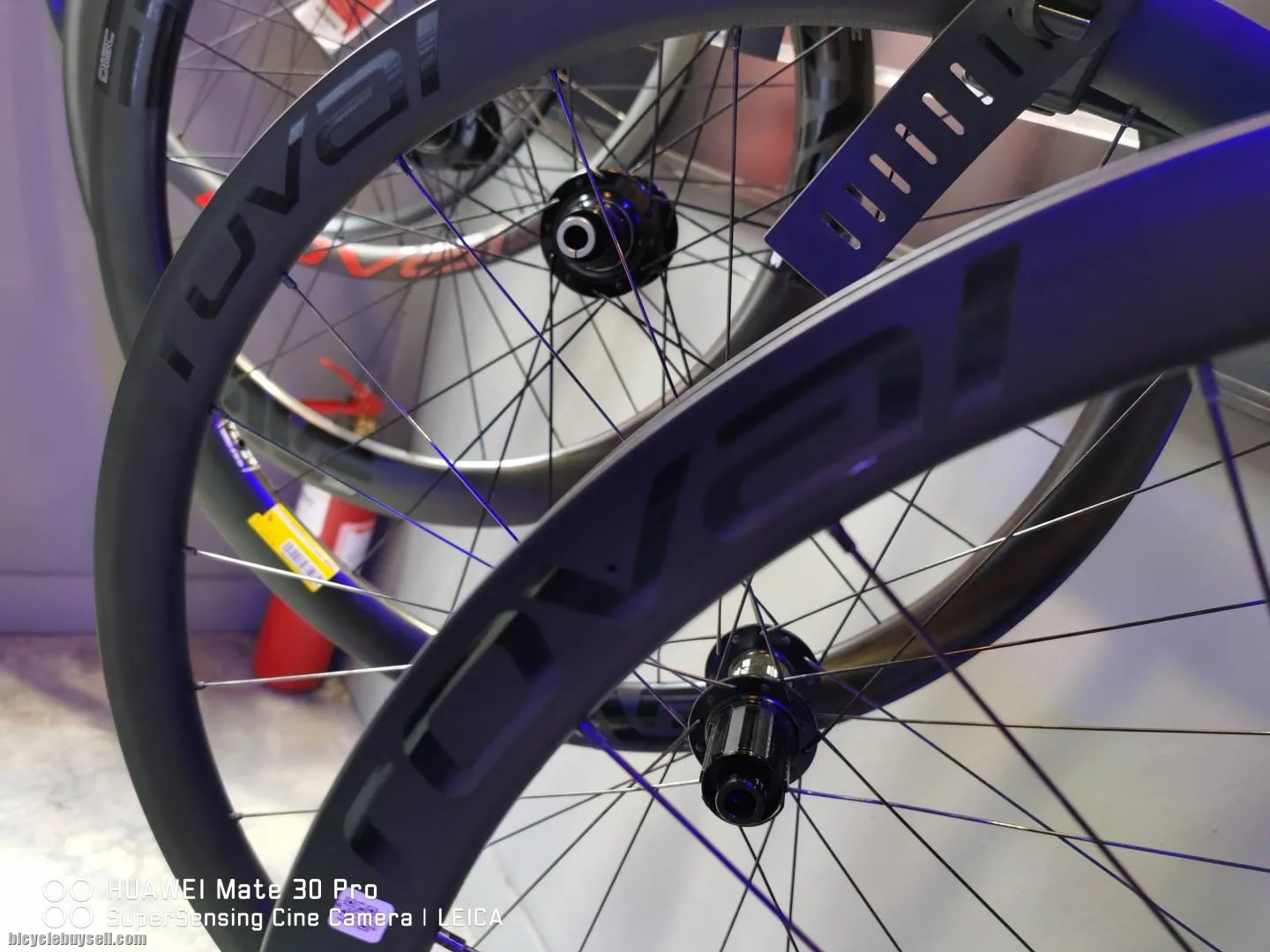 <SOLD> Specialized C38 carbon wheelset