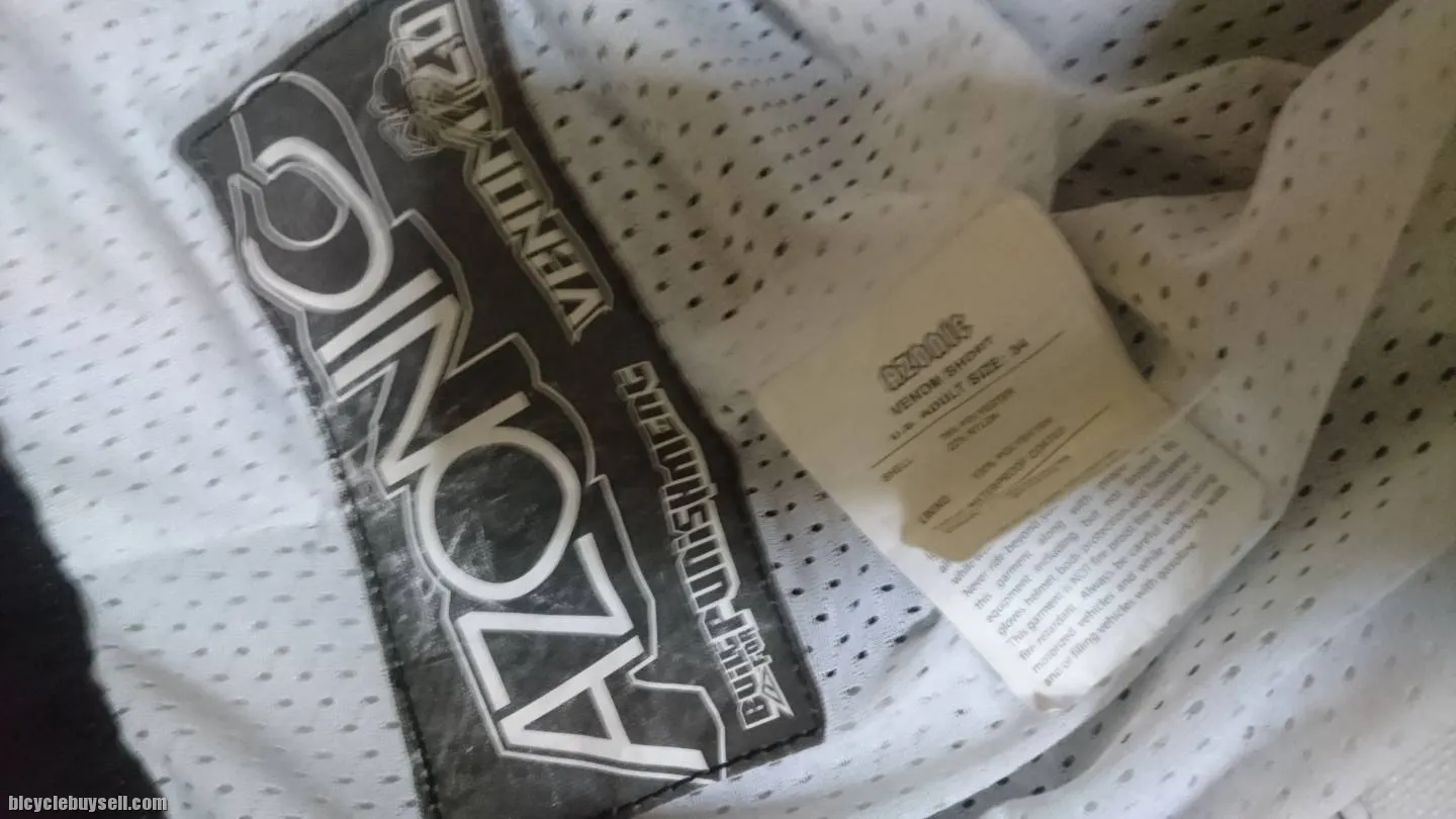 Azonic Venom II shorts. Downhill Enduro All Mountain cycling