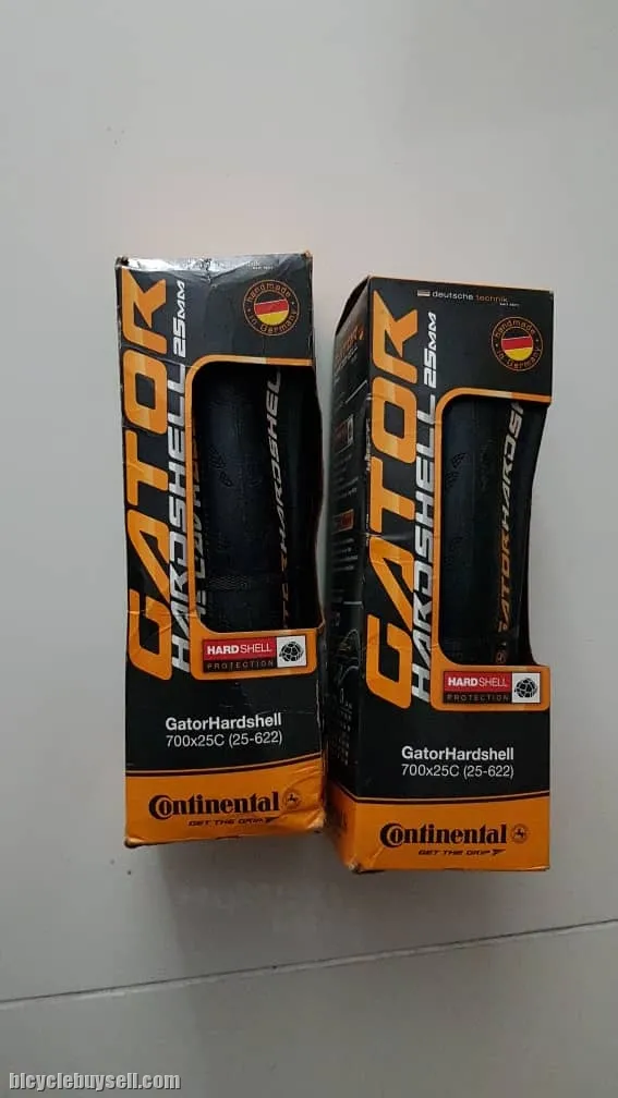 Continental gator hardshell 25mm folding clincher, 2 tires, brand new